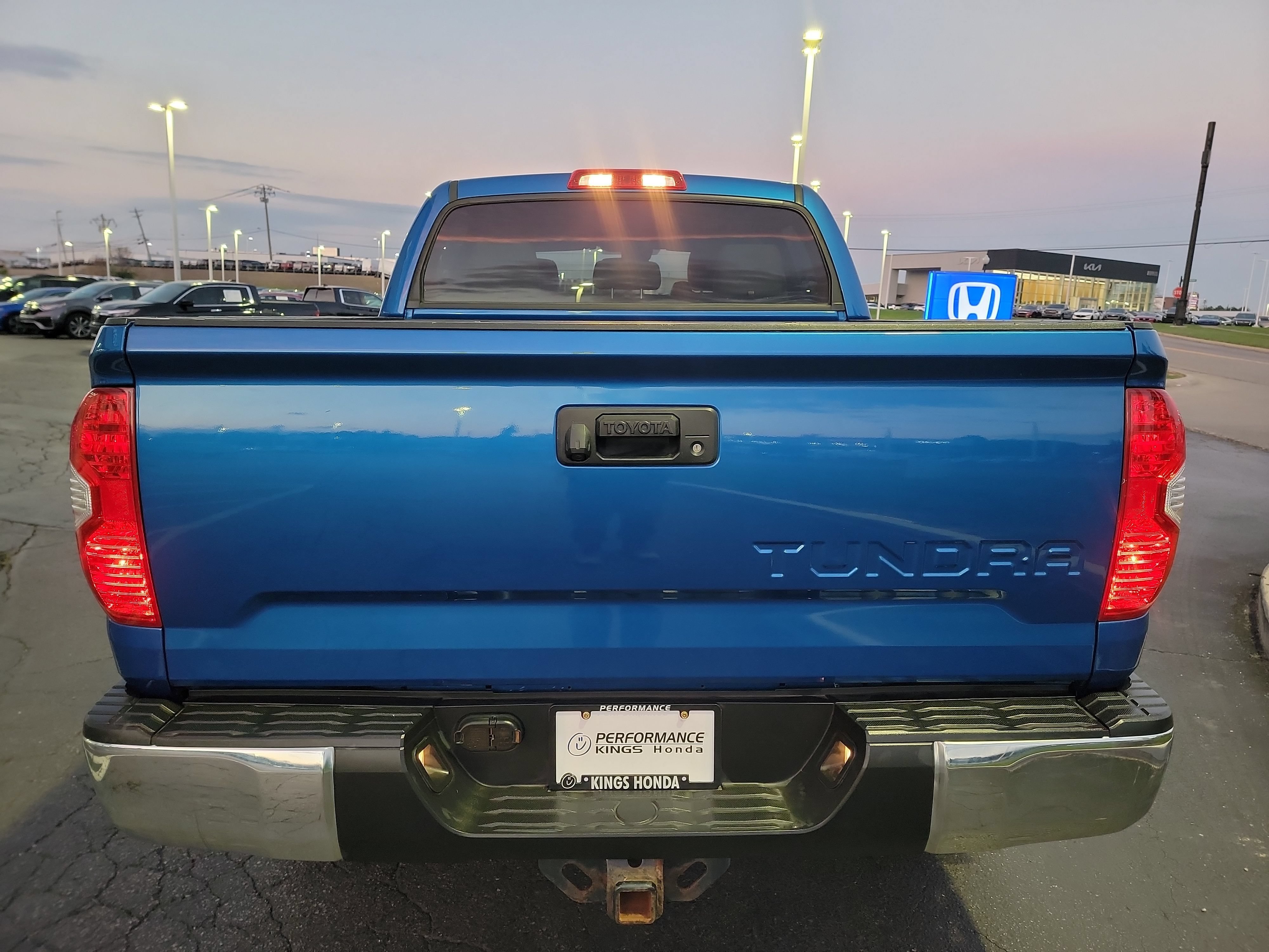 Used 2018 Toyota Tundra Limited AWD/4WD image 8