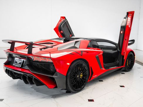 Used 2016 Lamborghini Aventador LP 750-4 Superveloce image 36