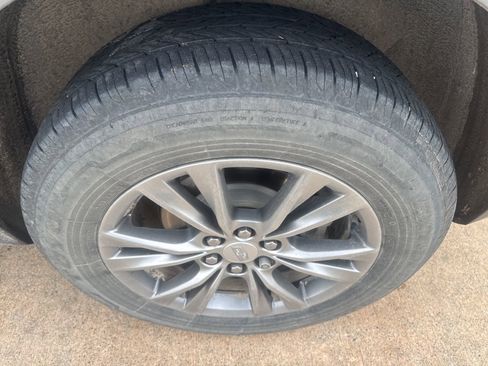 Used 2023 Cadillac XT5 Premium Luxury image 7