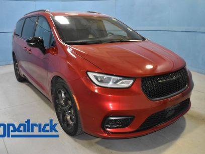 Used 2025 Chrysler Pacifica Limited