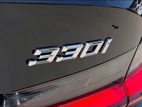 New 2026 BMW 330i xDrive Sedan w/ Premium Package AWD/4WD image 15