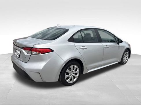 Used 2024 Toyota Corolla LE FWD image 11