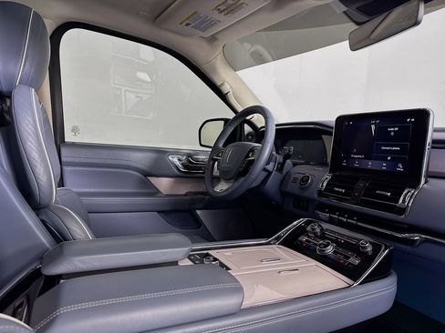 Used 2021 Lincoln Navigator L Black Label w/ Special Edition Package image 40