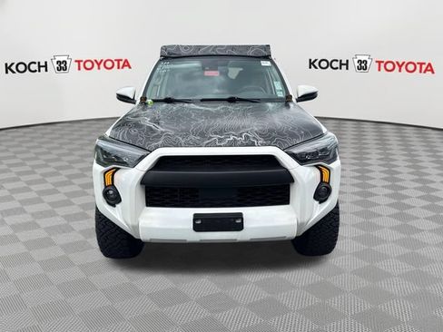 Used 2022 Toyota 4Runner SR5 Premium w/ Moonroof Package AWD/4WD image 2