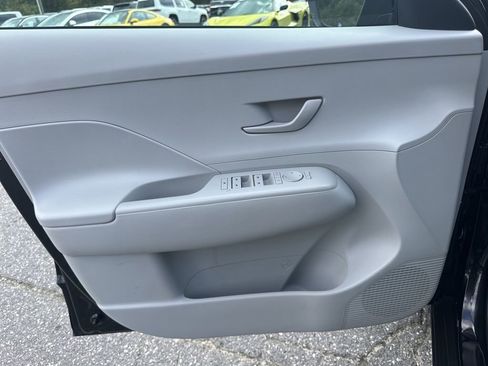 Used 2025 Hyundai Kona SEL image 23