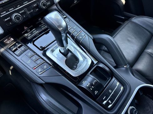 Used 2016 Porsche Cayenne AWD/4WD image 23