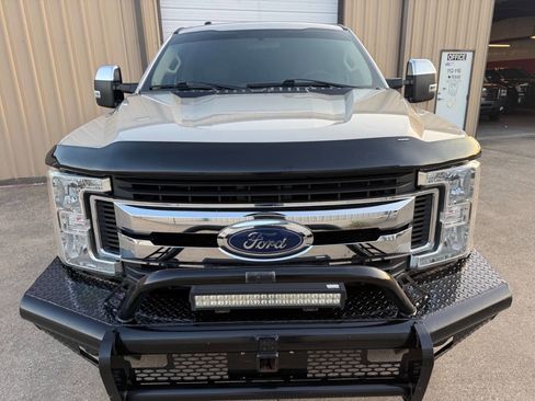 Used 2017 Ford F250 XLT w/ XLT Premium Package image 11