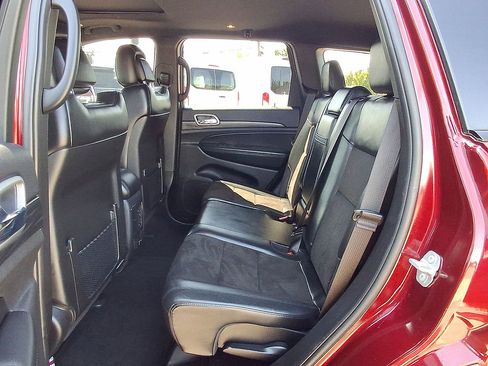 Used 2019 Jeep Grand Cherokee Altitude AWD/4WD image 26