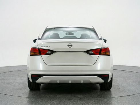 Used 2025 Nissan Altima 2.5 SV image 7