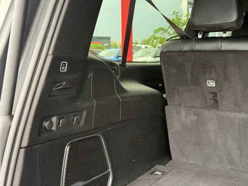 Used 2024 Jeep Wagoneer L Series II w/ Flexible Seating Group AWD/4WD image 38