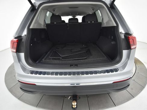 Used 2022 Volkswagen Tiguan SE AWD/4WD image 33