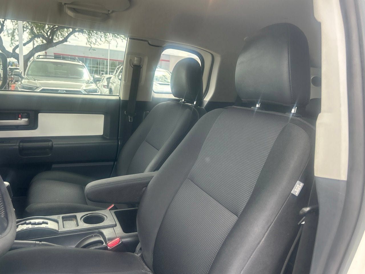 Used 2014 Toyota FJ Cruiser 4WD w/ Upgrade Package image 6