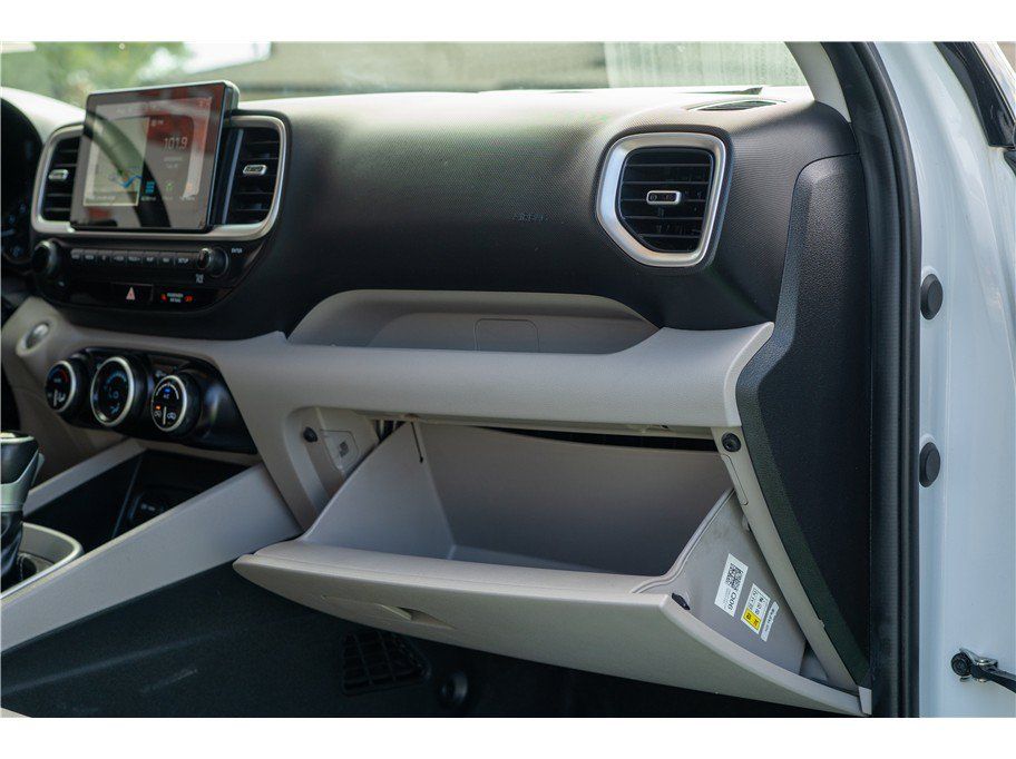 Used 2020 Hyundai Venue SEL w/ Convenience + Premium Package FWD image 5
