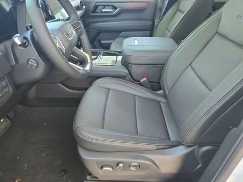New 2026 GMC Yukon XL Denali w/ Denali Reserve Package AWD/4WD image 10