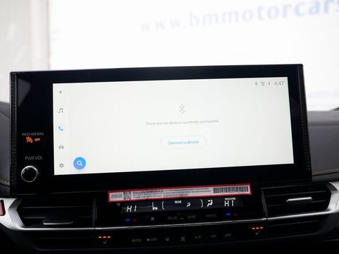 Used 2025 Toyota Sienna XLE Woodland Edition image 49