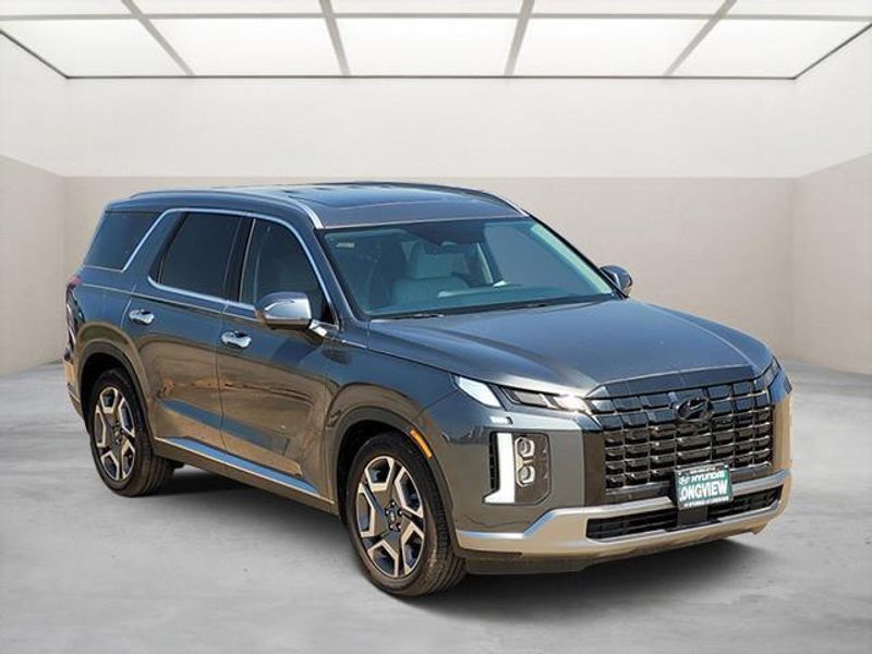 Used 2024 Hyundai Palisade Limited FWD image 1