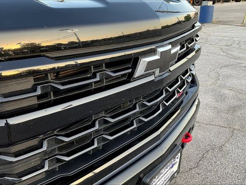 Used 2024 Chevrolet Silverado 1500 LT Trail Boss w/ Convenience Package II AWD/4WD image 25
