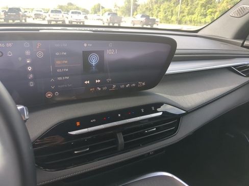 Used 2025 Buick Enclave Preferred FWD image 15