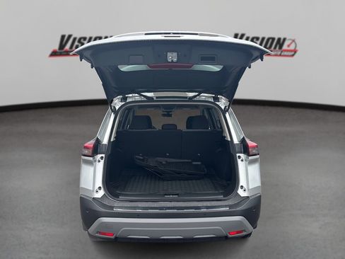 Used 2023 Nissan Rogue SV image 11