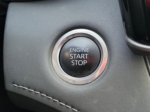 Used 2024 Toyota Highlander LE image 31