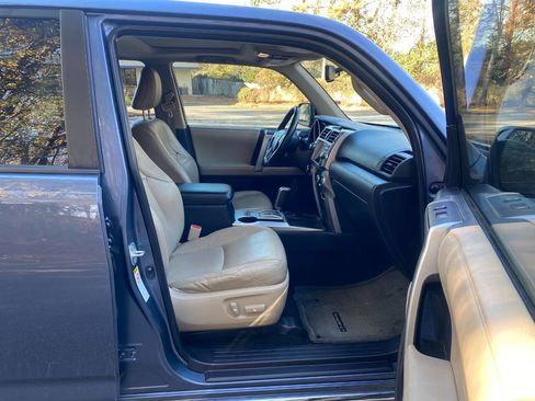 Used 2012 Toyota 4Runner Limited image 33