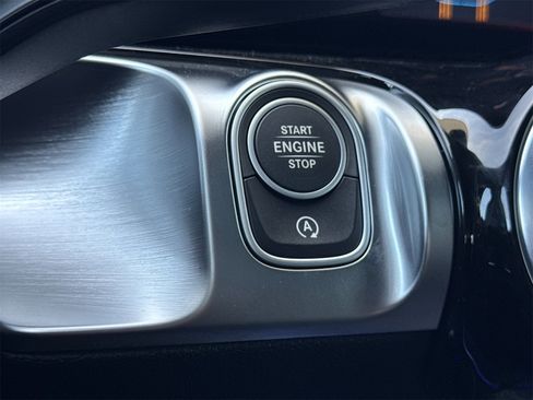 New 2025 Mercedes-Benz GLB 250 4MATIC image 24