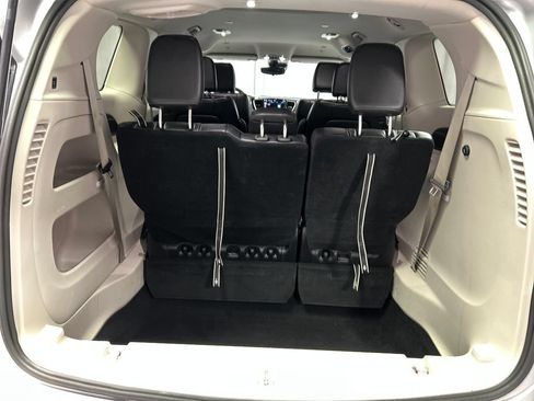 Used 2024 Chrysler Pacifica Touring-L FWD image 25