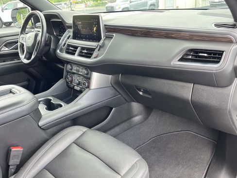 Used 2022 Chevrolet Tahoe Z71 w/ Luxury Package AWD/4WD image 27