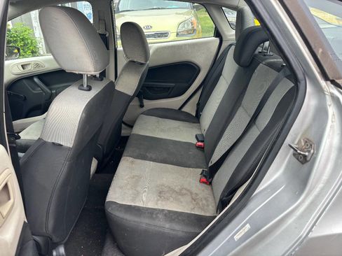Used 2013 Ford Fiesta S image 17