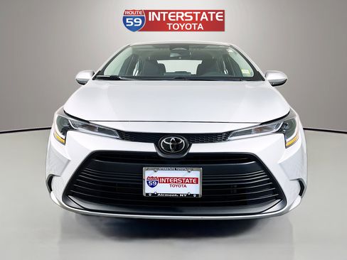 Certified 2025 Toyota Corolla LE FWD image 2