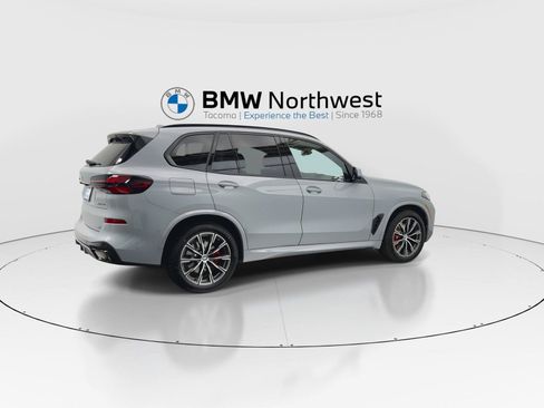 New 2026 BMW X5 xDrive40i w/ M Sport Package AWD/4WD image 4