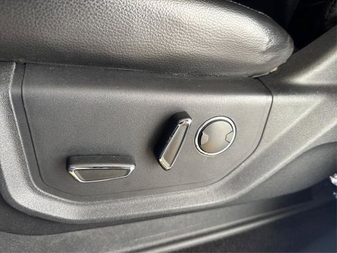 Used 2016 Ford F150 Lariat image 19