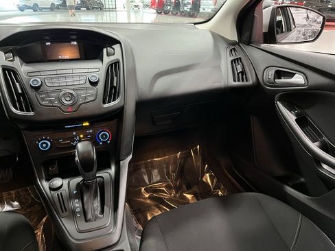Used 2018 Ford Focus SE image 18