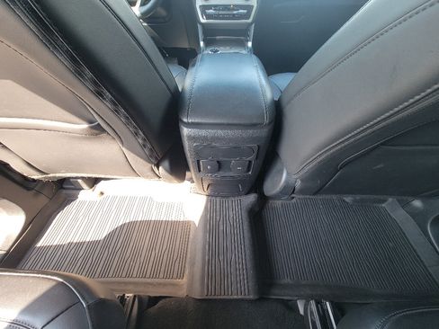 Used 2023 Ford Explorer XLT w/ Equipment Group 202A AWD/4WD image 27