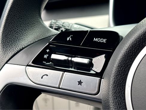 Used 2022 Hyundai Tucson SE image 11