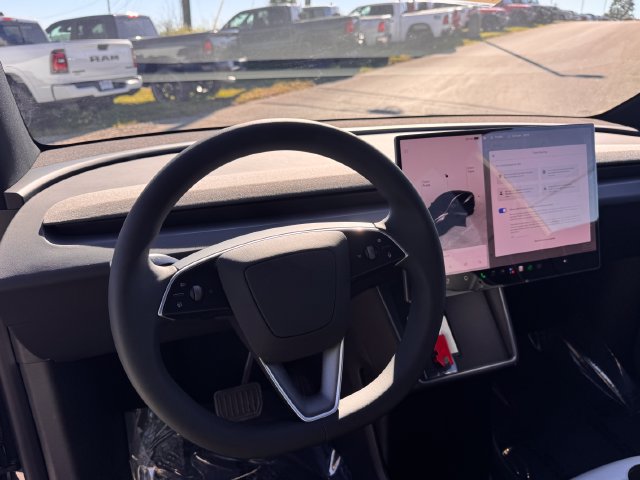 Used 2026 Tesla Model Y AWD image 31