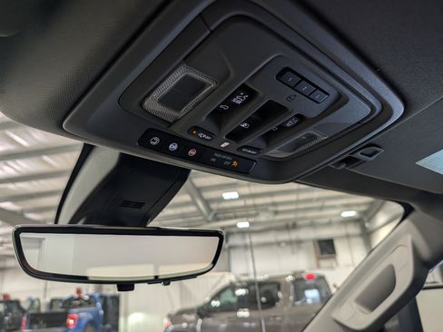 Used 2020 Chevrolet Silverado 2500 LTZ w/ LTZ Premium Package image 27