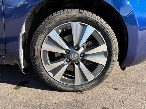 Used 2017 Nissan Leaf SV image 4