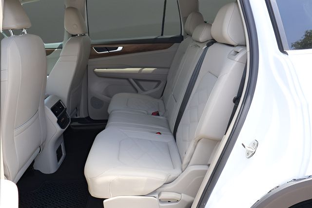 Certified 2024 Volkswagen Atlas SE FWD image 14
