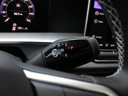 New 2026 Volkswagen Tiguan SE AWD/4WD image 15