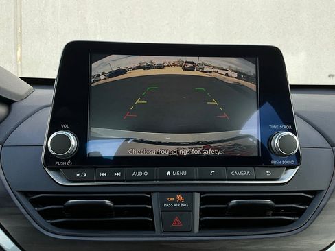 Used 2025 Nissan Altima 2.5 SV image 30