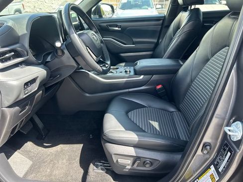 Certified 2025 Toyota Highlander XSE AWD/4WD image 10