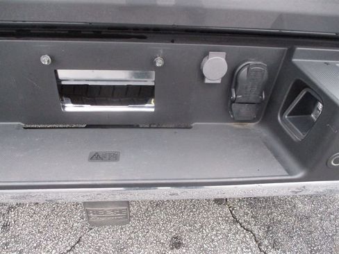 Used 2024 Ford F150 XLT image 5