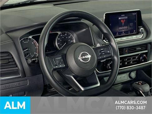 Used 2024 Nissan Rogue S image 8