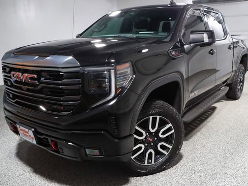 Used 2023 GMC Sierra 1500 AT4 w/ Technology Package AWD/4WD image 35
