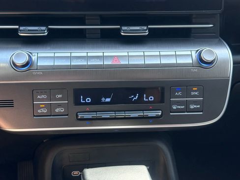 Used 2025 Hyundai Kona SEL FWD image 32
