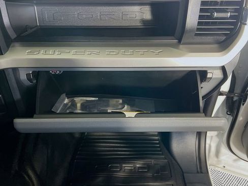 Used 2024 Ford F250 XL w/ XL Chrome Package image 31
