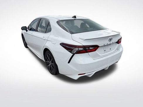 Used 2023 Toyota Camry SE w/ Cold Weather Package AWD/4WD image 3