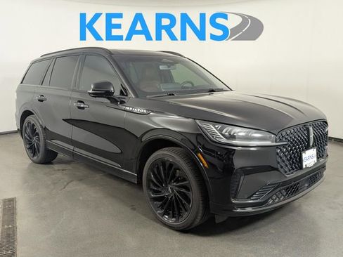 Used 2025 Lincoln Aviator Reserve w/ Jet Appearance Package image 1