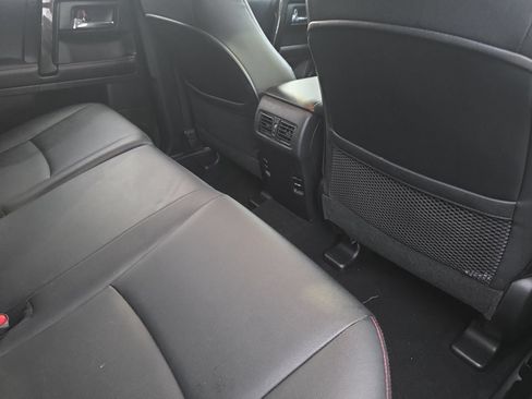 Used 2018 Toyota 4Runner TRD Off-Road Premium AWD/4WD image 11